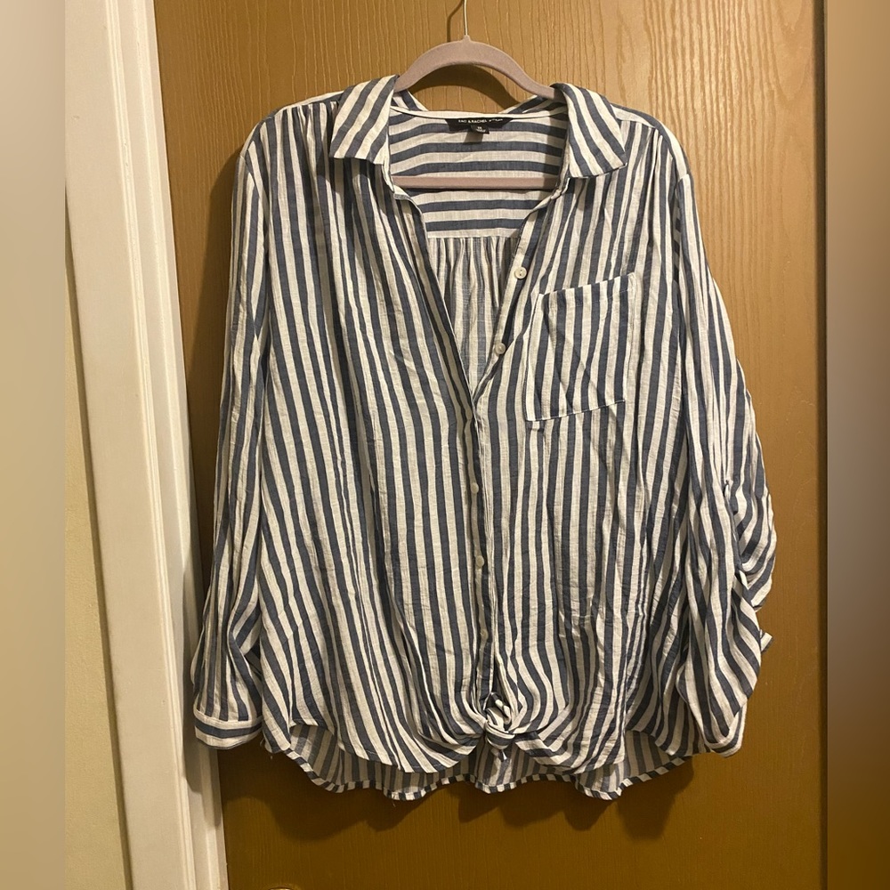 NWOT, Zac and Rachel geometric, stripe blue and white shirt with pocket, 2x.